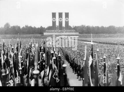 Nürnberger Rallye 1933 in Nürnberg, Deutschland - SA (Sturmabteilung) Einheiten auf dem Nazi-Parteigelände. (Qualitätsmängel aufgrund der historischen Bildkopie) Fotoarchiv für Zeitgeschichtee - KEIN KABELDIENST - Stockfoto