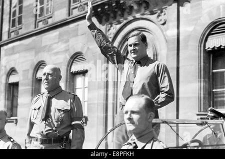 Nürnberger Rallye 1933 in Nürnberg - Leiter der Hitlerjugend (HJ) Baldur von Schirach während einer Parade der Hitlerjugend. Qualitätsmängel aufgrund der historischen Bildkopie) Fotoarchiv für Zeitgeschichtee - KEIN KABELDIENST - Stockfoto