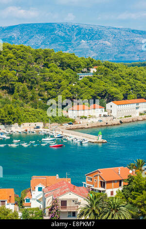 Erhöhten Blick auf Hafen in Jelsa, Insel Hvar, Kroatien Stockfoto