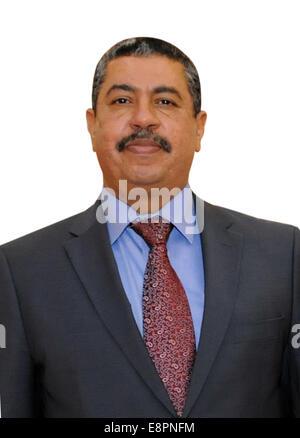 Sanna, Jemen. 13. Oktober 2014. Das undatierte Foto zeigt Khaled Mahfoud Bahah, neuer Premierminister des Jemen. Jemenitische Präsident Abd-Rabbu Mansour Hadi genannt ehemaligen Öl Minister Khaled Mahfoud Bahah als neuen Premierminister am 13. Oktober, berichtete die amtliche Nachrichtenagentur Saba, in einer Bewegung mit dem Ziel, eine Dauerkrise greifen des Landes zu beenden. Bahah ist der zweite Premier eine Woche nach die schiitischen Houthi-Gruppe Ahmed Awad bin Mubarak, Direktor des Bundespräsidialamtes, als Premierminister abgelehnt von Hadi ernannt. Bildnachweis: Xinhua/Alamy Live-Nachrichten Stockfoto