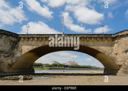 Augustus Brücke über Elbe Dresden, Deutschland. Stockfoto