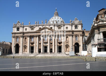 Str. Peters Basilica an einem sonnigen Tag in der Vatikanstadt, dem Vatikan Stockfoto