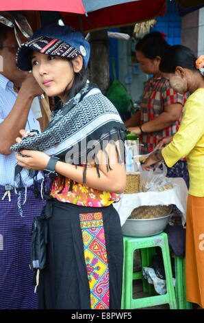 Thai-Frauen Porträts am Markt Rangun in Yangon, Birma. Stockfoto