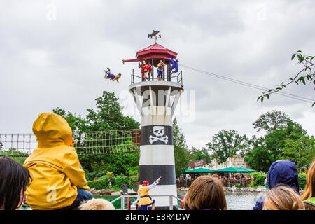 Piraten Skelett Bucht - Stunt Show, Legoland Windsor Resort, Windsor, Berkshire, England, Vereinigtes Königreich. Stockfoto