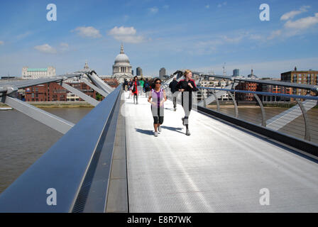 Millennium Bridge London UK Stockfoto