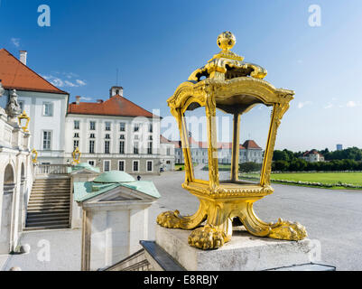 Nymphenburg Palast und Park in München. Ostfassade am Morgen, Munich, Bavaria, Germany. Stockfoto