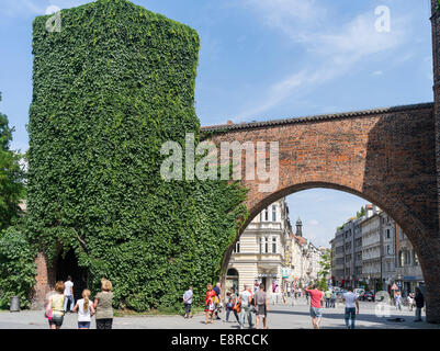 Old City Gate Sendlinger Tor, Blick Richtung Sendlinger Straße, Bayern, Deutschland. (Großformatige Größen erhältlich) Stockfoto