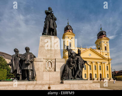 Lajos Kossuth-Denkmal, Grote Kerk hinter Piac Utca in Debrecen, nördliche Tiefebene, Hajdu-Bihar Grafschaft, Ungarn Stockfoto