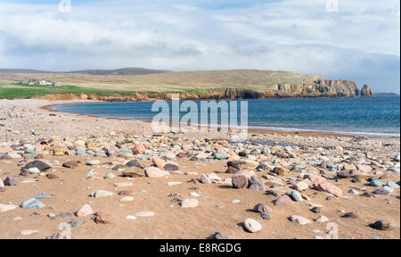 Landschaft auf der Halbinsel Eshaness, die roten Klippen von The Neap, Shetland-Inseln, Schottland. Stockfoto