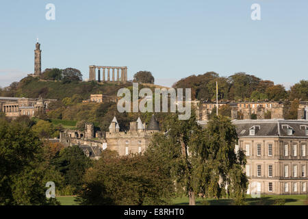 Luftaufnahmen der Stadt Edinburgh, gesehen von der Spitze des Arthurs Seat in Edinburgh, Schottland, Vereinigtes Königreich. Stockfoto