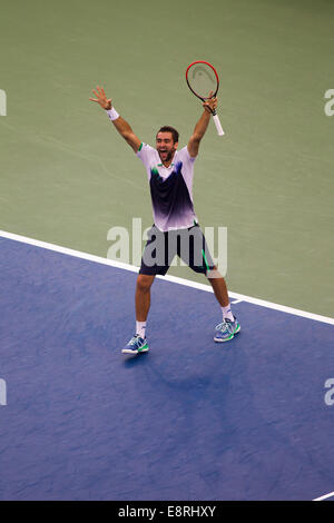 Marin Cilic (CRO) besiegt Roger Federer (SUI im Halbfinale der Männer. Stockfoto