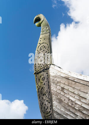 Nachbildung eines Wikinger-Schiffes in der Nähe von Haroldswick, Unst Island, Shetland Inseln, Schottland. Stockfoto