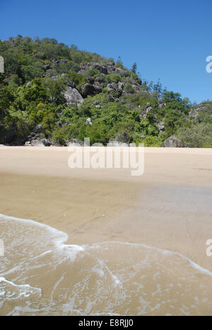 idyllischer Strand-Szene bei Radical Bay, Magnetic Island, Queensland, Australien Stockfoto