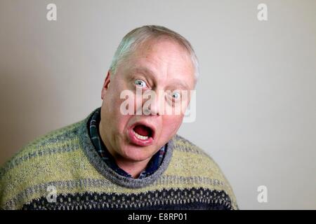 Mann mit überrascht Ausdruck. Stockfoto