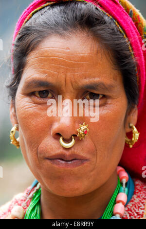 Portraits von Frau in Kinnaur Tal Indien Stockfoto