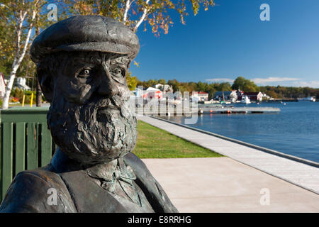 Statue von Alexander Graham Bell in Baddeck, Cape Breton Island, Nova Scotia, Kanada Stockfoto