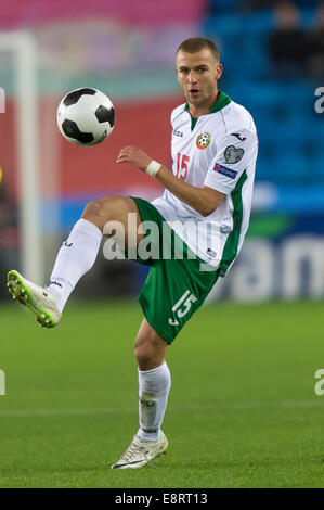 Oslo, Norwegen. 14. Oktober 2014. UEFA Euro 2016 Qualifikation Gruppe H Norwegen Verus Bulgarien. Ventsislav Hristov Bulgariens in Aktion während das Länderspiel zwischen Norwegen und Bulgarien im Ullevaal-Stadion in Oslo, Norwegen. Bildnachweis: Action Plus Sport Bilder/Alamy Live News Stockfoto