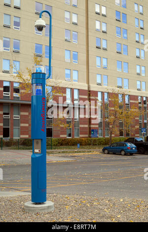 Notruf-Station auf dem Campus. Stockfoto