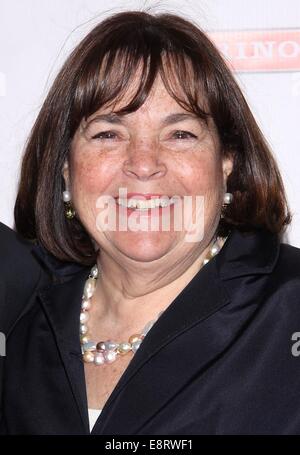 Premiere der musikalischen Bullets Over Broadway im St. James Theatre - Ankünfte.  Mitwirkende: Ina Garten Where: New York, New York, Vereinigte Staaten von Amerika bei: 10. April 2014 Stockfoto