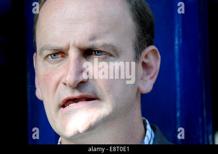 Douglas Carswell MP (UKIP: Clacton-on-Sea) in Rochester, Mark Reckless vor der Nachwahl 2014 zu unterstützen Stockfoto