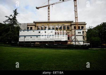 Brüssel, Bxl, Belgien. 11. Mai 2014. Des Eastman-Gebäudes in das "Haus der Europäischen Geschichte" an der Schuman verwandelt Viertel in Brüssel auf 11.05.2014 Eastman-Gebäude, ursprünglich entwickelt, um eine Zahnklinik Haus, benannt nach George Eastman, US-amerikanischer Philanthrop und Erfinder der Kodak-Kamera. Das Europäische Parlament beschlossen, das Gebäude und wandeln sie in eine kulturelle Institution und Ausstellungszentrum, das Haus der Europäischen Geschichte. Estimeted Entwicklungsphase kostet Â'¬31 Millionen und wird getragen durch das Parlament von Wiktor Dabkowski (Cr Stockfoto