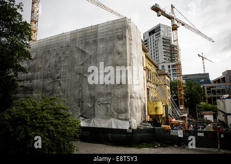 Des Eastman-Gebäudes in das "Haus der Europäischen Geschichte" an der Schuman verwandelt Viertel in Brüssel auf 11.05.2014 Eastman-Gebäude, ursprünglich entwickelt, um eine Zahnklinik Haus, benannt nach George Eastman, US-amerikanischer Philanthrop und Erfinder der Kodak-Kamera. Das Europäische Parlament beschlossen, das Gebäude und wandeln sie in eine kulturelle Institution und Ausstellungszentrum, das Haus der Europäischen Geschichte. Die Estimeted Kosten der Entwicklungsphase ist € 31 Millionen und wird getragen durch das Parlament von Wiktor Dabkowski Stockfoto