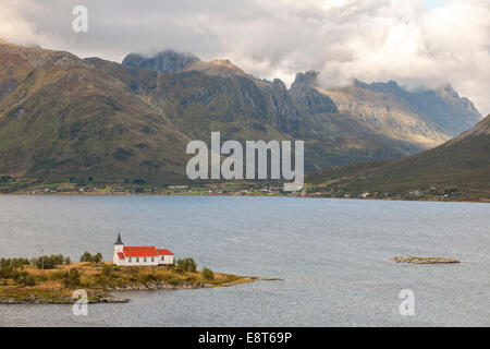 Vestpollen-Kapelle in Austnesfjord, in der Nähe von Sildpollneset, Lofoten, Norwegen Stockfoto