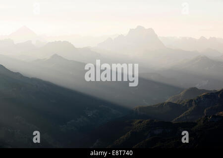 Blick vom Piz Boè Mt Mt Col di Lana, bei Sonnenaufgang, Südtirol, Alto Adige, Italien Stockfoto