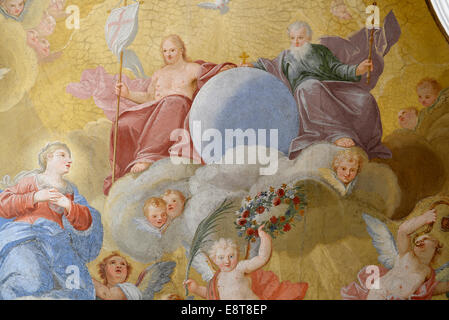 Italia Friaul VG Cividale Affresco di Epoca Settecentesca Raffigurante l'Assunzione della Madonna Sul Soffitto Nella Sala del Stockfoto