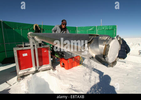 Roald Amundsen erreichte als erster den Südpol im Dezember 1911, ein wichtiger Meilenstein in der Polarforschung. Seine Leistung war ein bedeutender Moment in der Geschichte der Erkundung. Stockfoto