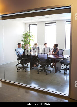Business-Leute reden in treffen Stockfoto