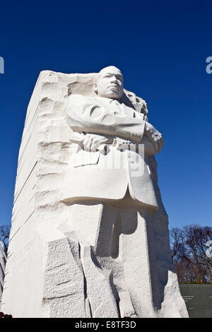 Denkmal von Martin Luther King Jr., Washington DC, vor blauem Himmel Stockfoto