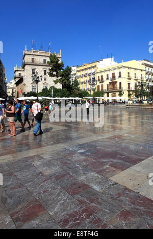 Verziert marmoriert, Pflasterarbeiten, Plaza De La Virgen, Stadt Valencia, Spanien, Europa. Stockfoto