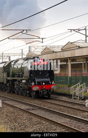 LMS Princess Coronation Klasse 6233 Herzogin von Sutherland, Carnforth Bahnhof, Carnforth, Lancashire, England, UK. Stockfoto