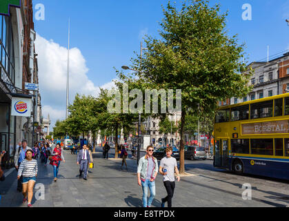 O' Connell Street mit Blick auf der Turmspitze, Stadt Dublin, Republik Irland Stockfoto