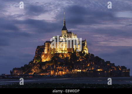 Mont Saint-Michel von Twilight. Basse-Normandie, Frankreich. Stockfoto