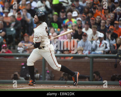 San Francisco, CA, USA. 14. Oktober 2014. San Francisco Giants erster Basisspieler Brandon Belt (9) Streiks im sechsten Inning von Spiel 3 der National League Championship Series im AT&T Park auf Dienstag, 14. Oktober 2014 in San Francisco. Kalifornien (Kredit-Bild: © Jose Luis Villegas/Sacramento Bee/ZUMA Draht) Stockfoto