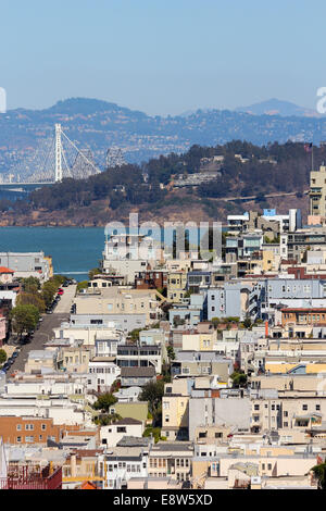 Mit Blick auf die Bucht von San Francisco von Lombard Street, Russian Hill, San Francisco, Kalifornien, USA, Nordamerika Stockfoto