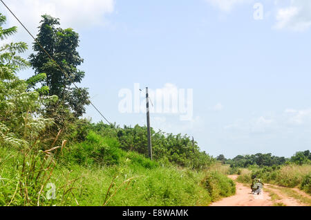 Elektrifizierung des ländlichen Raums Nigeria zeigt schlechte und wenig Zugang zu Energie Stockfoto