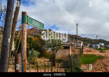 Schmutz-Straßen von Leliefontein, einer Gemeinde in den hohen Bergen der nördlichen Kapprovinz, Südafrika Stockfoto