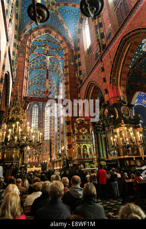 Innenraum der St. Marys Kirche, Krakau, Polen Stockfoto