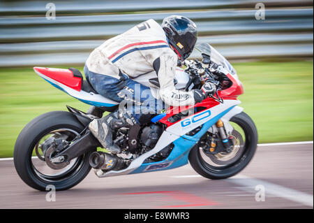 Bike-Rennen auf der Rennstrecke thruxton Stockfoto