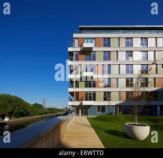 419 Docht Lane, London. Neue Wohnungen gebaut von Entwicklung Securities Plc gegenüber das neue Olympiastadion in London, England, UK. Stockfoto