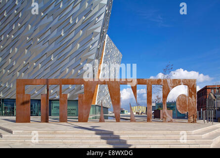 Außenseite der Gebäude ein Museum auf BelfastÆs maritimes Erbe, Belfast Titanic. Nordirland Stockfoto