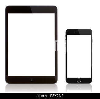 iPad Mini und iPhone 6 auf weiß. Leerer Bildschirm auf dem iPhone 6 und iPad. Stockfoto