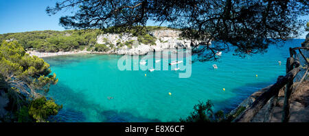 Panoramablick auf Macarella Strand von Menorca, Spanien Stockfoto