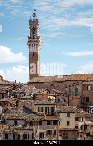 Historischen Teil der Stadt Siena in der Toskana mit Glockenturm aus dem Palazzo Pubblico, Italien Stockfoto
