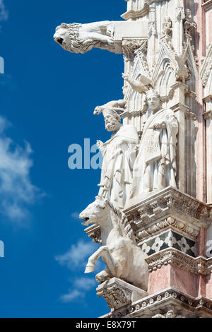 Detail der Statue am Dom von Siena (Duomo di Siena), Italien Stockfoto