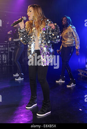 Allerheiligen Höchstleistungen live Featuring G-A-Y: All Saints, Melanie Blatt Where: London, Vereinigtes Königreich bei: 12. April 2014 Stockfoto