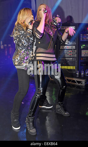 Allerheiligen Höchstleistungen live Featuring G-A-Y: All Saints, Melanie Blatt Where: London, Vereinigtes Königreich bei: 12. April 2014 Stockfoto